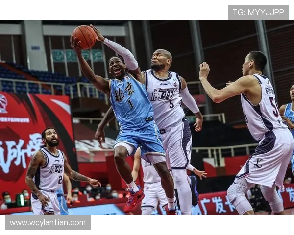 北京首钢篮球队与强敌激战全程回顾团队协作与战术较量的精彩瞬间