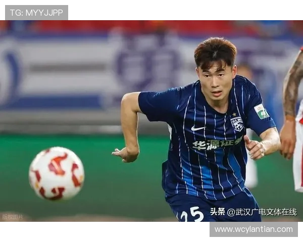 武汉三镇迎战成都蓉城强强对决上演中超巅峰之战谁能笑到最后