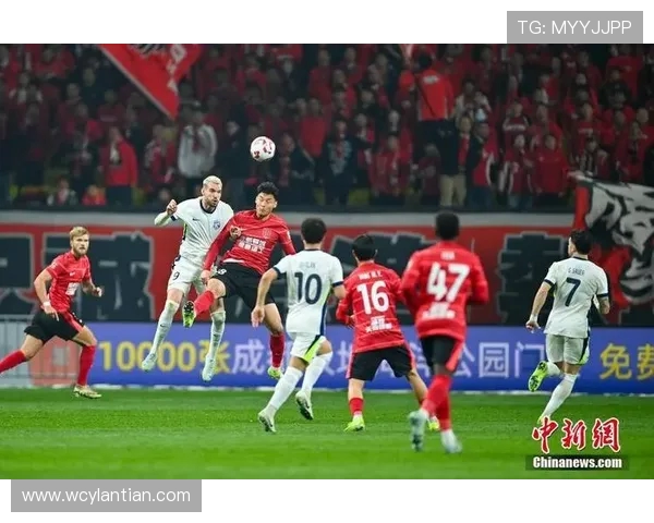 武汉三镇主场激战成都蓉城两强争锋上演中超巅峰对决