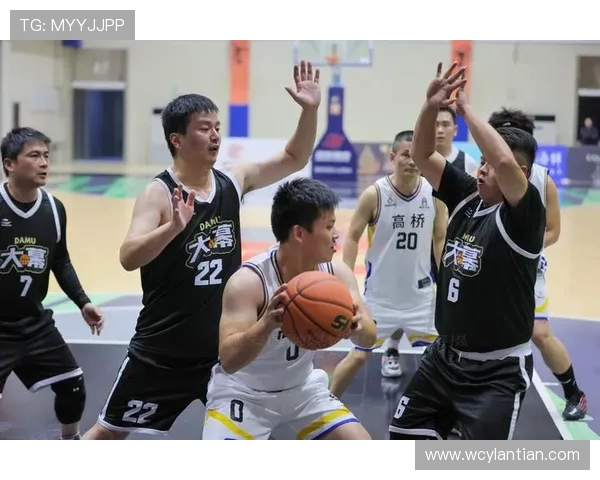 福建浔兴股份鏖战赛场展雄风激烈对决引爆篮球巅峰时刻