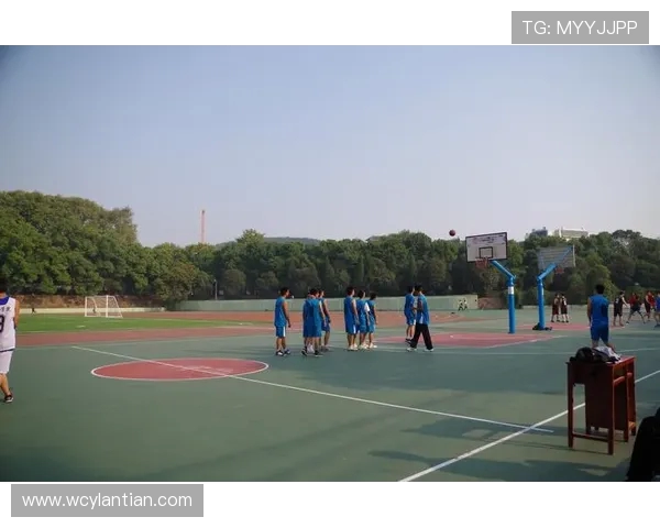 武汉篮球队技术解析:从战术布局到球员配合的全面剖析 武汉篮球队技术解析:从战术布局到球员配合的全面剖析