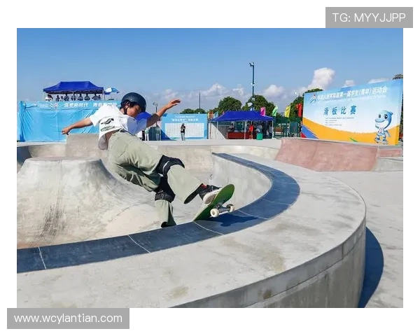 滑板深度探秘:广州滑板队的防反技巧与训练揭秘 滑板深度探秘:广州滑板队的防反技巧与训练揭秘